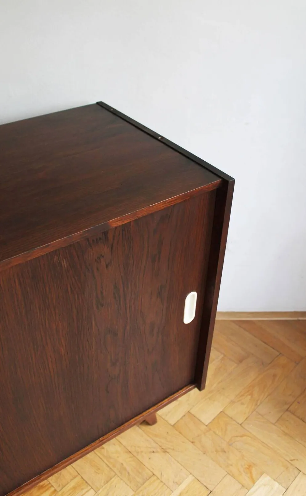 Buffet U-450 par Jiří Jiroutek – Interiér Praha, années 1960