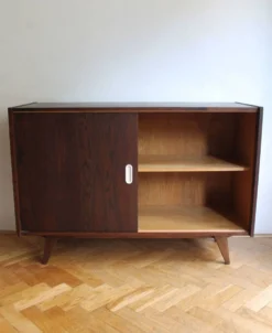 Buffet U-450 par Jiří Jiroutek – Interiér Praha, années 1960