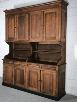 Buffet vaisselier ancien