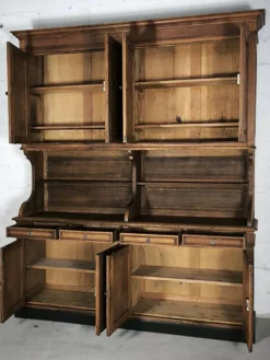Buffet vaisselier ancien
