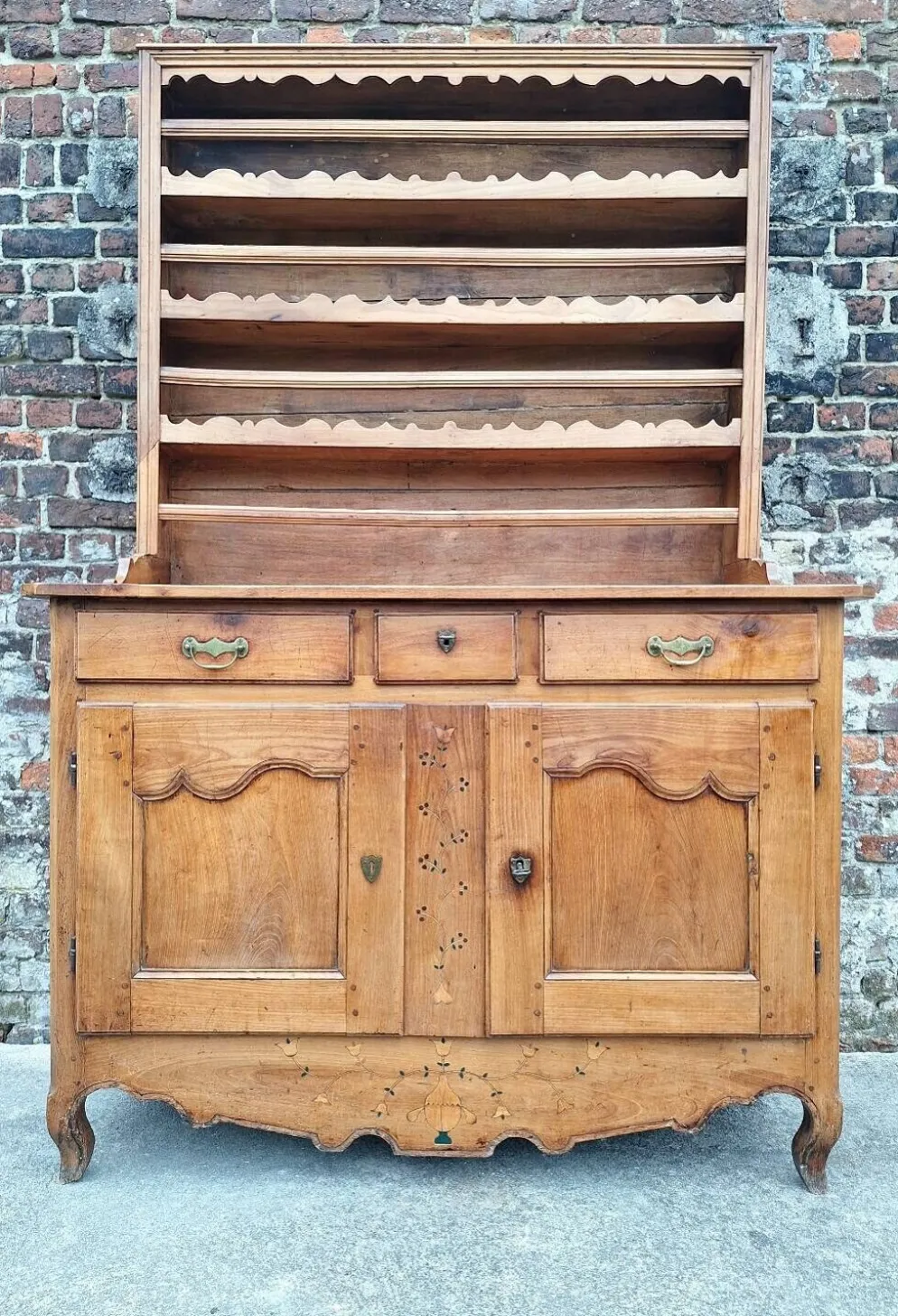 Buffet vaisselier ancien, meuble de ferme bois massif