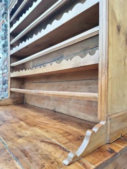 Buffet vaisselier ancien, meuble de ferme bois massif