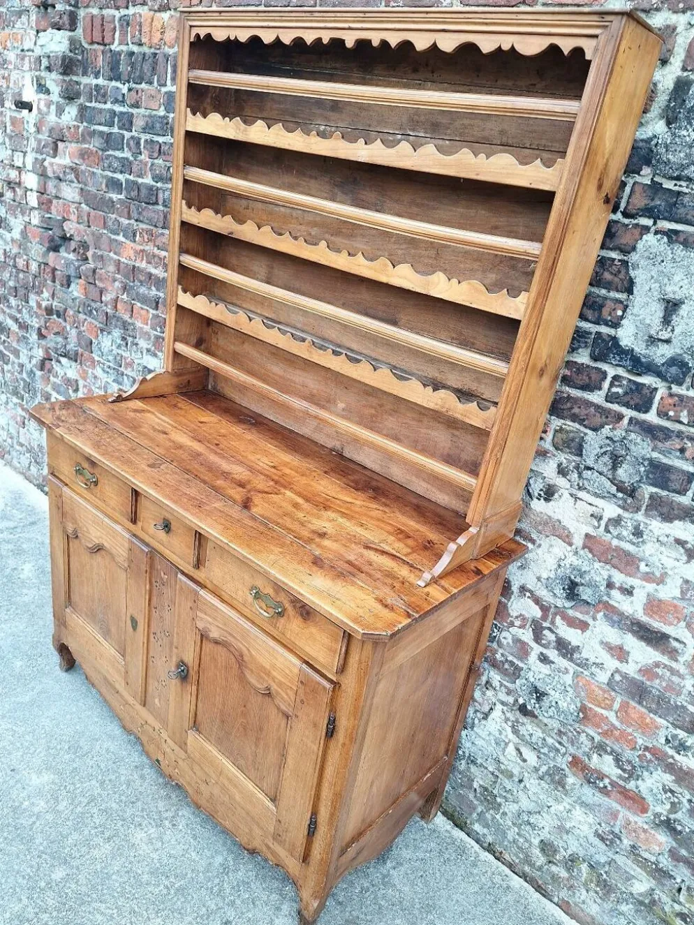 Buffet vaisselier ancien, meuble de ferme bois massif