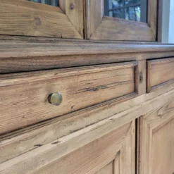 Buffet vaisselier cabinet de curiosités bois massif ancien