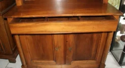 Buffet-Vaisselier à demi-colonnes en noyer , époque. Empire