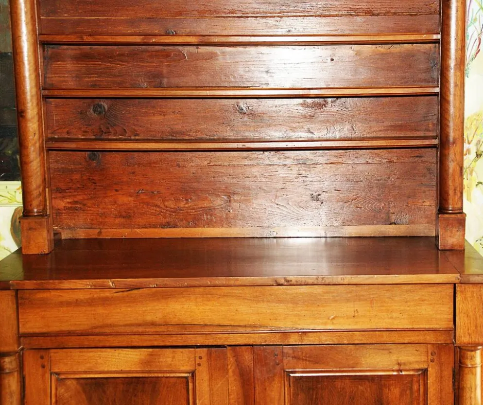 Buffet-Vaisselier à demi-colonnes en noyer , époque. Empire