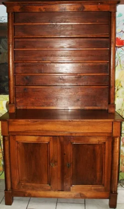 Buffet-Vaisselier à demi-colonnes en noyer , époque. Empire
