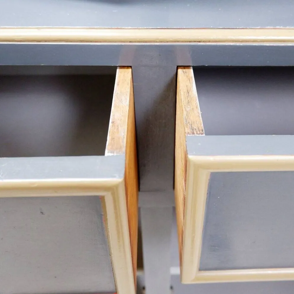 Buffet vaisselier double corps bois laqué gris - une paire disponible (B)