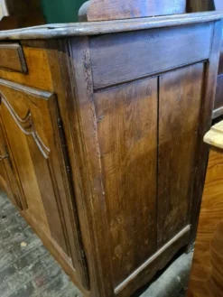 Buffet vaisselier en chêne
