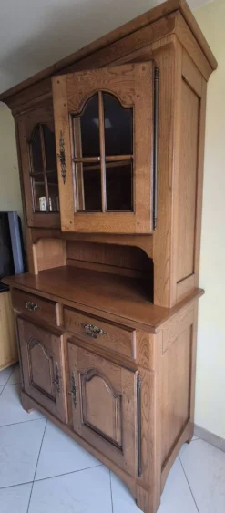 Buffet-vaisselier en chêne massif