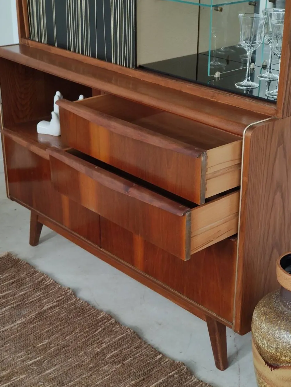 Buffet vaisselier U372/386 B.Landsman et H.Nepozitek pour Jitona 1960