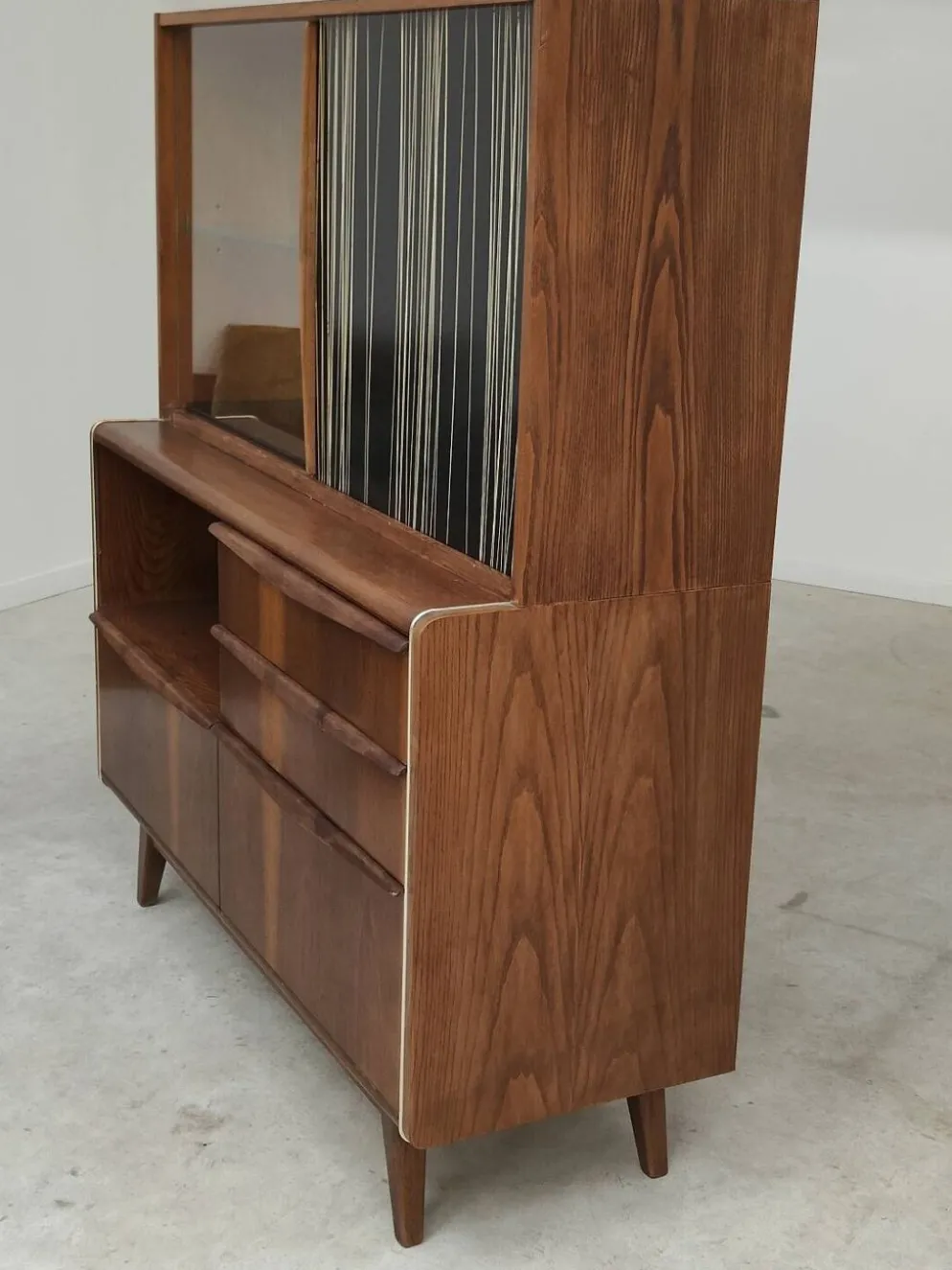 Buffet vaisselier U372/386 B.Landsman et H.Nepozitek pour Jitona 1960