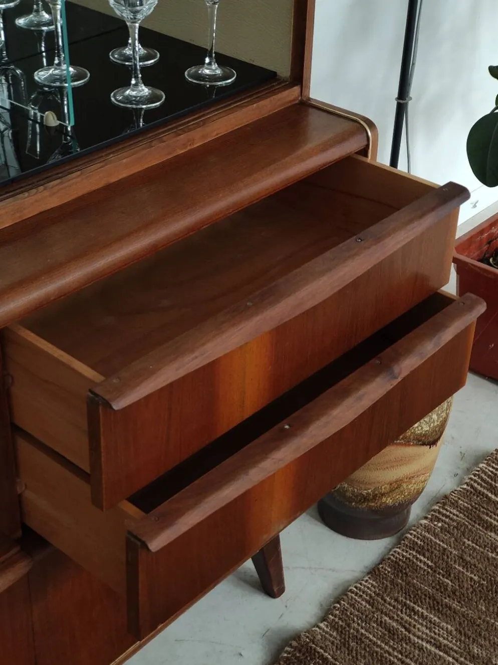 Buffet vaisselier U372/386 B.Landsman et H.Nepozitek pour Jitona 1960