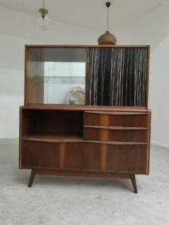 Buffet vaisselier U372/386 B.Landsman et H.Nepozitek pour Jitona 1960
