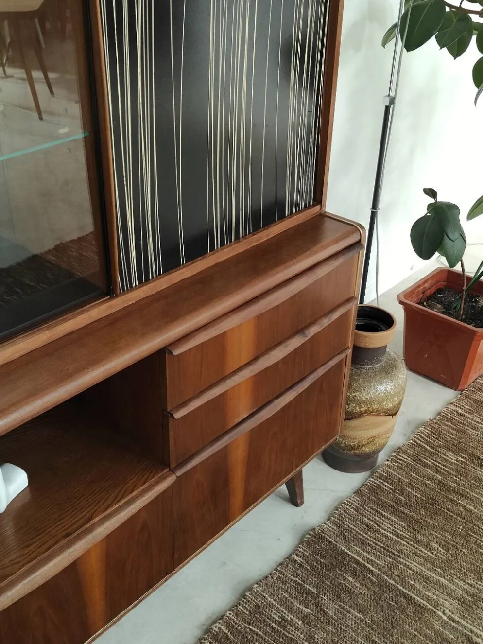 Buffet vaisselier U372/386 B.Landsman et H.Nepozitek pour Jitona 1960