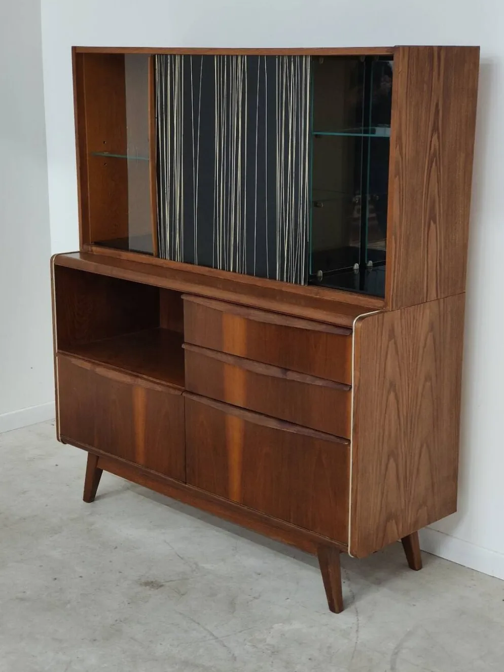 Buffet vaisselier U372/386 B.Landsman et H.Nepozitek pour Jitona 1960