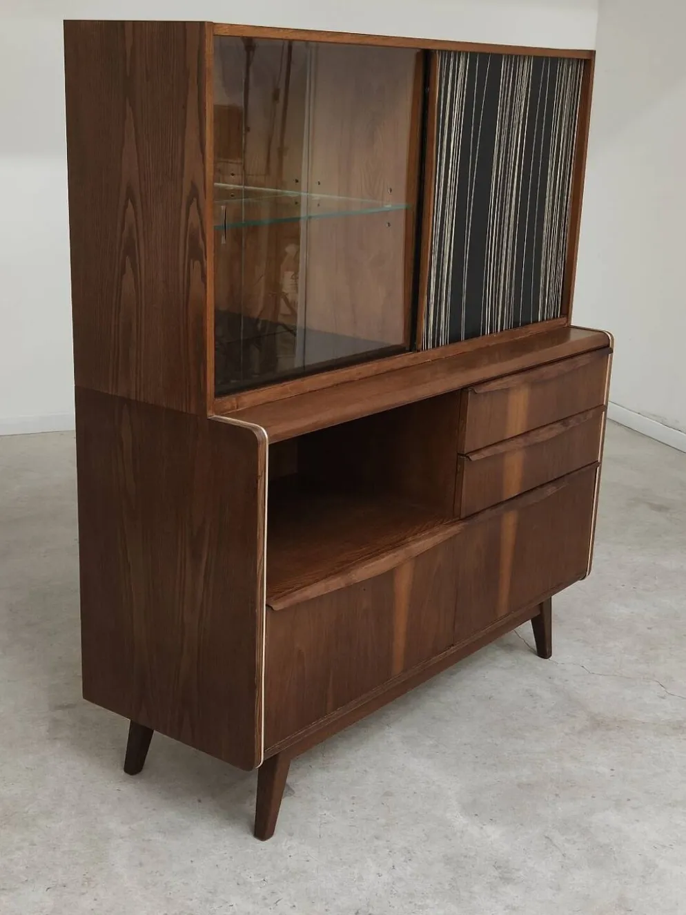 Buffet vaisselier U372/386 B.Landsman et H.Nepozitek pour Jitona 1960