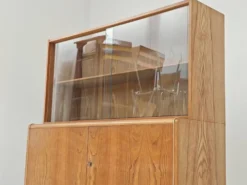Buffet / Vaisselier U369/383 par Bohumil Landsman et Hubert Nepozitek pour Jitona 1960
