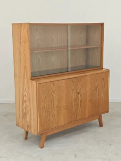 Buffet / Vaisselier U369/383 par Bohumil Landsman et Hubert Nepozitek pour Jitona 1960