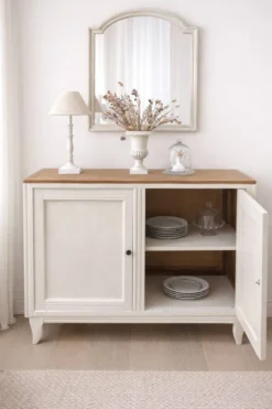Buffet vintage beige en bois, plateau chêne – meuble ancien campagne chic