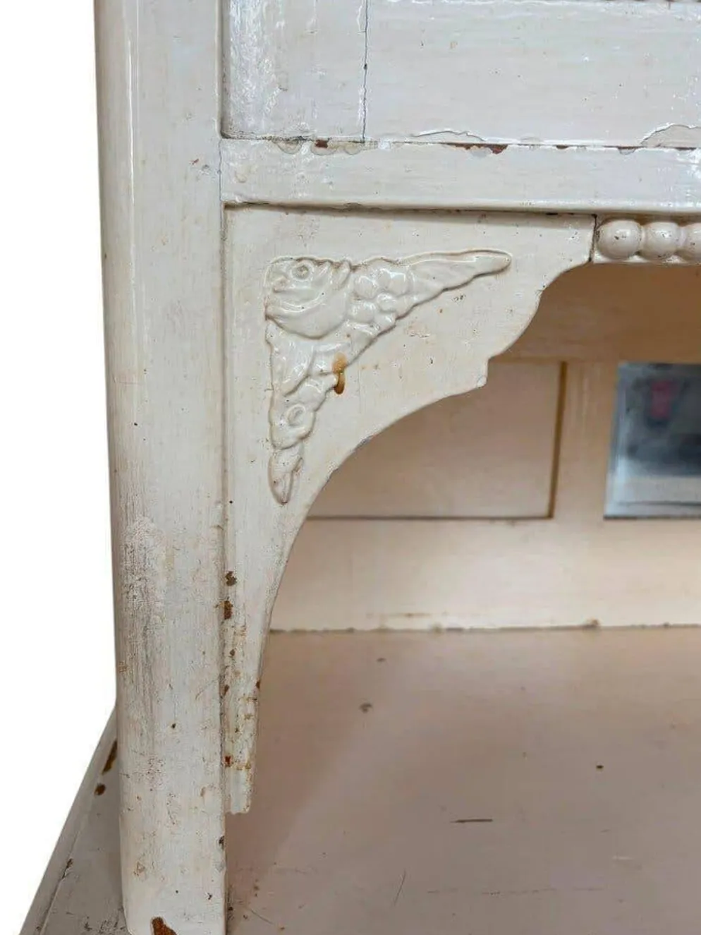 Buffet vintage blanc cassé / meuble de brocante