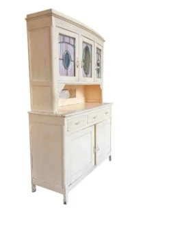 Buffet vintage blanc cassé / meuble de brocante