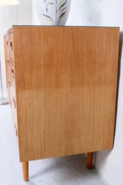 Buffet vintage commode Hundevad en chêne des années 60, style mid-century