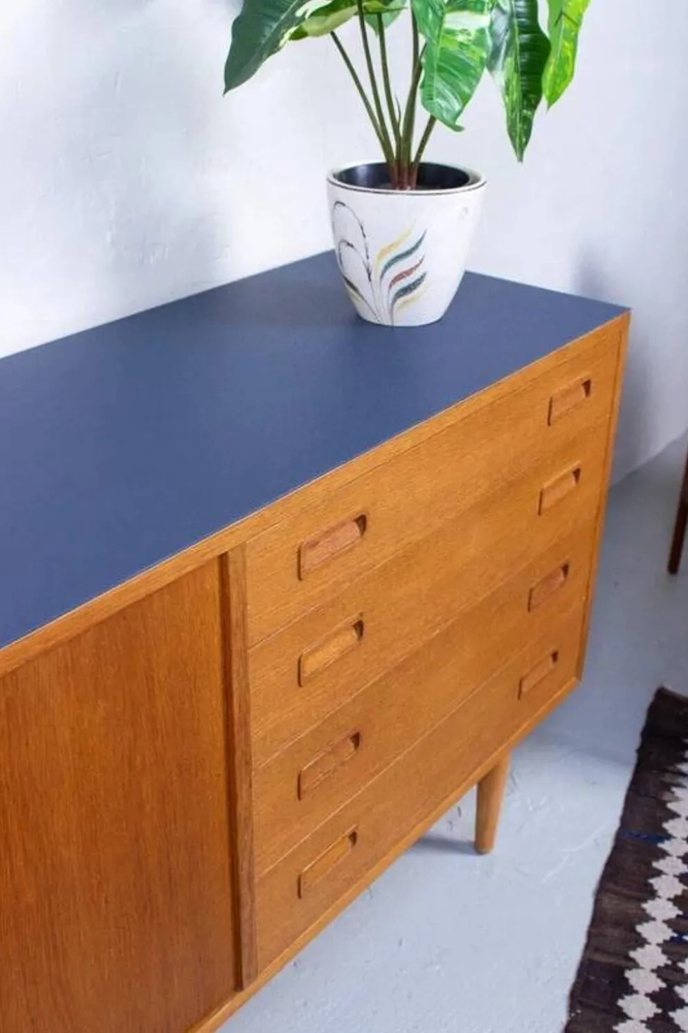 Buffet vintage commode Hundevad en chêne des années 60, style mid-century