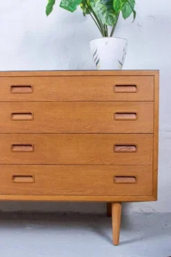 Buffet vintage commode Hundevad en chêne des années 60, style mid-century