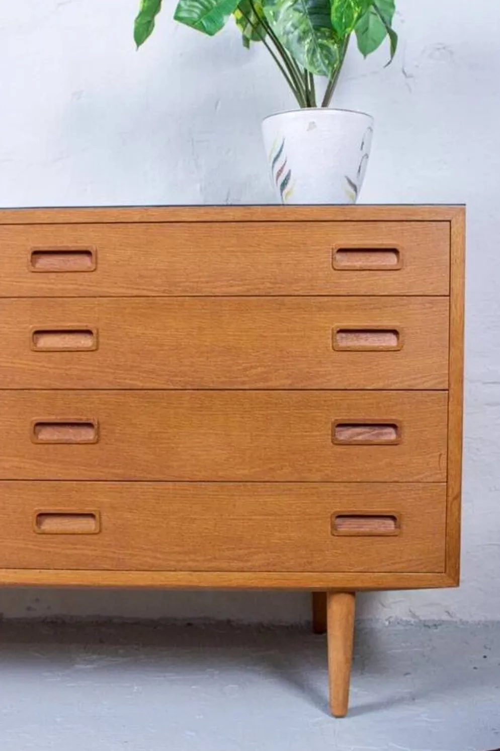 Buffet vintage commode Hundevad en chêne des années 60, style mid-century