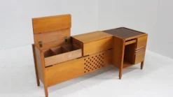 Buffet vintage des années 1960 en Italie attribué à Carlo Scarpa, exécution Anfodillo.