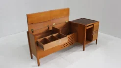 Buffet vintage des années 1960 en Italie attribué à Carlo Scarpa, exécution Anfodillo.