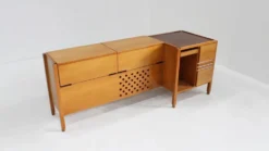 Buffet vintage des années 1960 en Italie attribué à Carlo Scarpa, exécution Anfodillo.