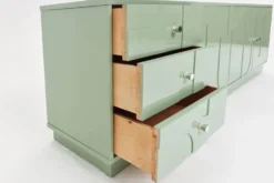 Buffet vintage des années 1970, vert pastel, relief, finition brillante, chrome
