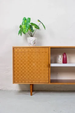 Buffet vintage en teck et noyer, haut de gamme, des années 50.