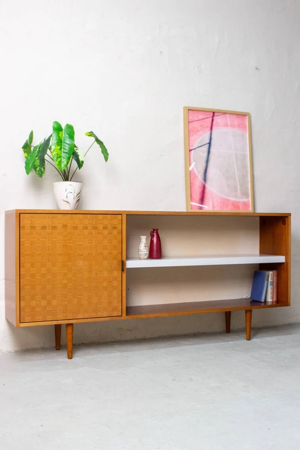 Buffet vintage en teck et noyer, haut de gamme, des années 50.