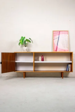 Buffet vintage en teck et noyer, haut de gamme, des années 50.