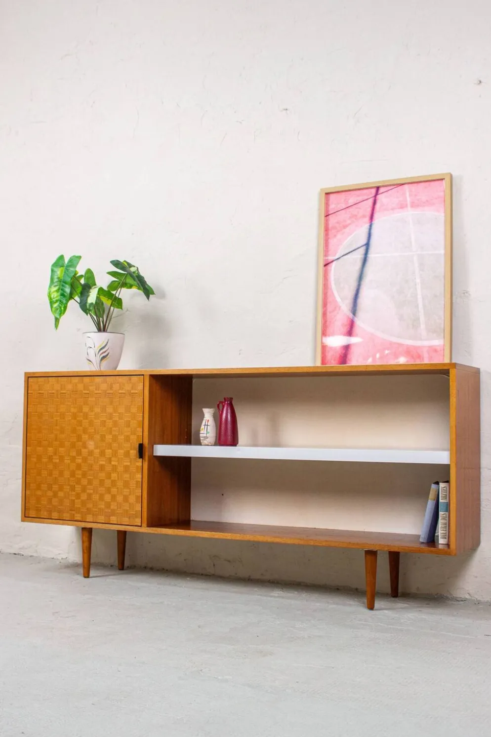 Buffet vintage en teck et noyer, haut de gamme, des années 50.
