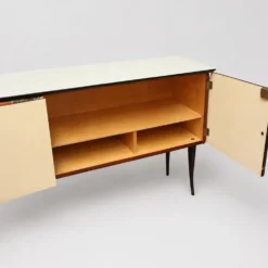 Buffet vintage italien avec plateau en verre – dans le style de Vittorio Dassi