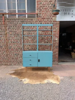 Buffet vintage peint
