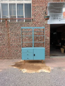 Buffet vintage peint