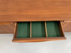 Buffet vintage Stonehill.