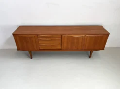 Buffet vintage Stonehill.
