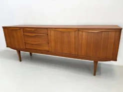 Buffet vintage Stonehill.