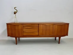 Buffet vintage Stonehill.