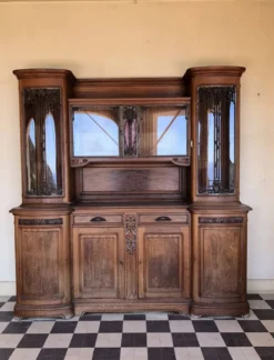 Buffet vitré Art Nouveau attr. à Louis Majorelle – verre rose américain fer