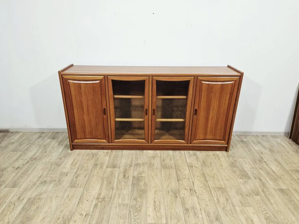 Buffet vitré en teck massif de style moderniste, Dyrlund, années 1980
