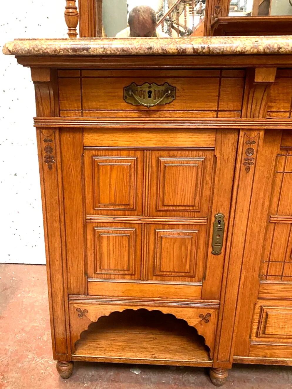 Buffet vitrine de style Louis XVI en bois massif XIX siècle