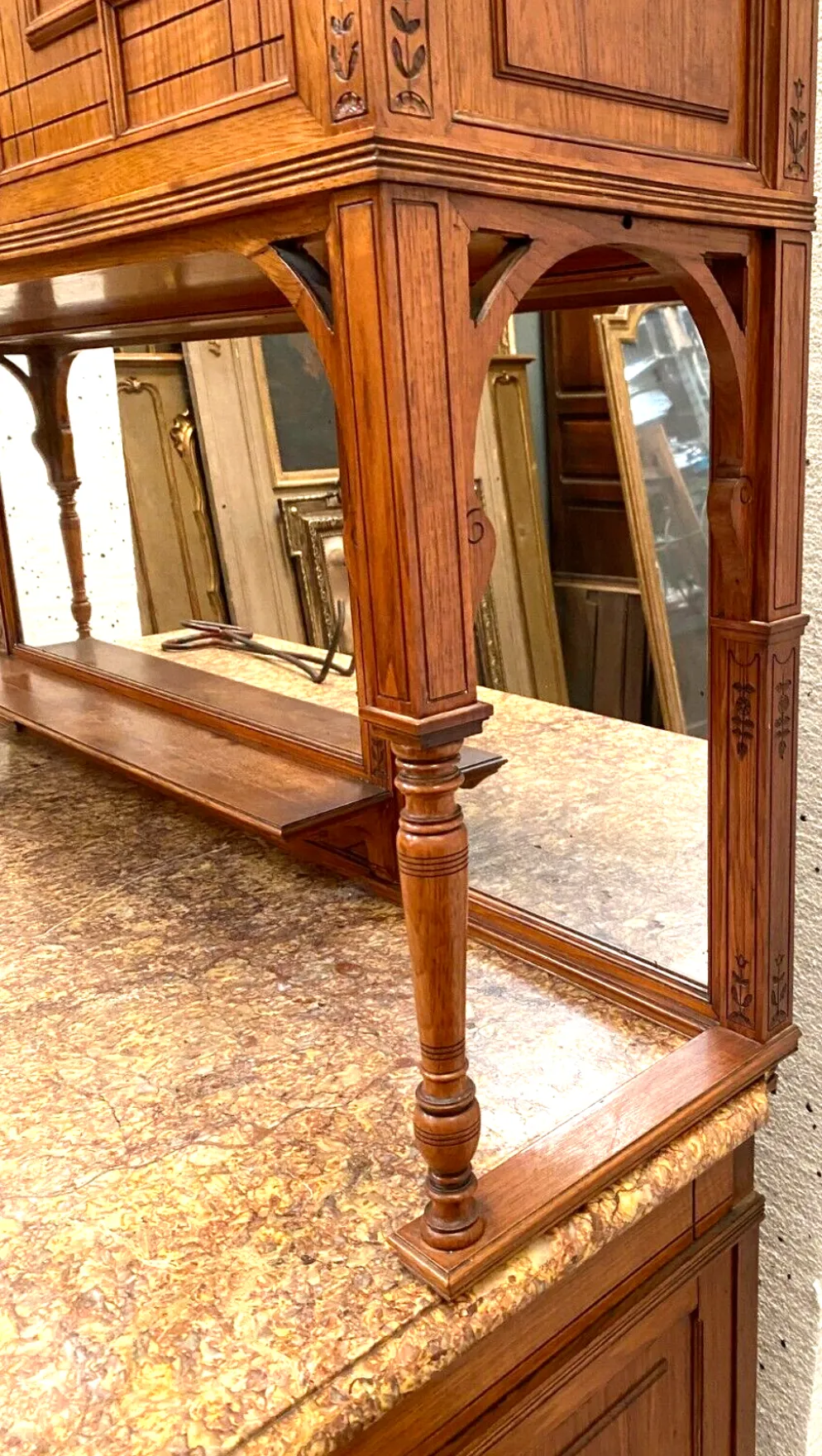 Buffet vitrine de style Louis XVI en bois massif XIX siècle