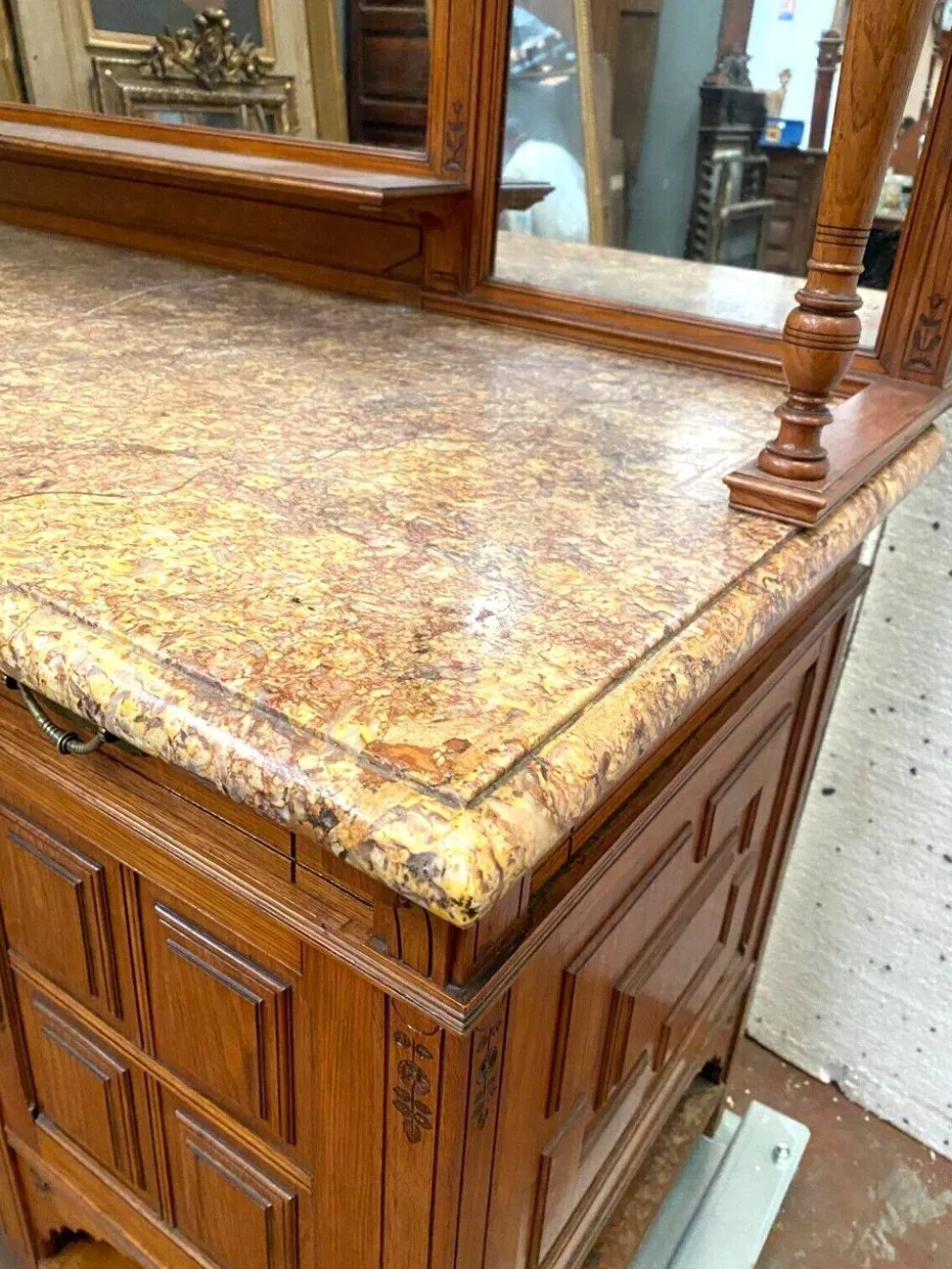 Buffet vitrine de style Louis XVI en bois massif XIX siècle